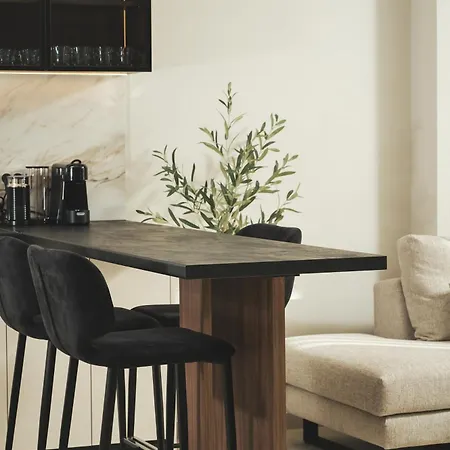 Lovelia Luxury With Private Parking Apartment